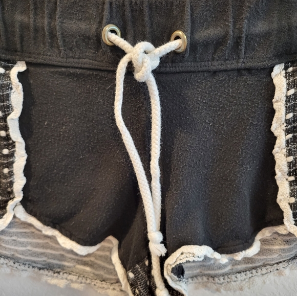 BEACH BUNNY LOUNGEWEAR SET 2PC. SIZE XS - Picture 8 of 14